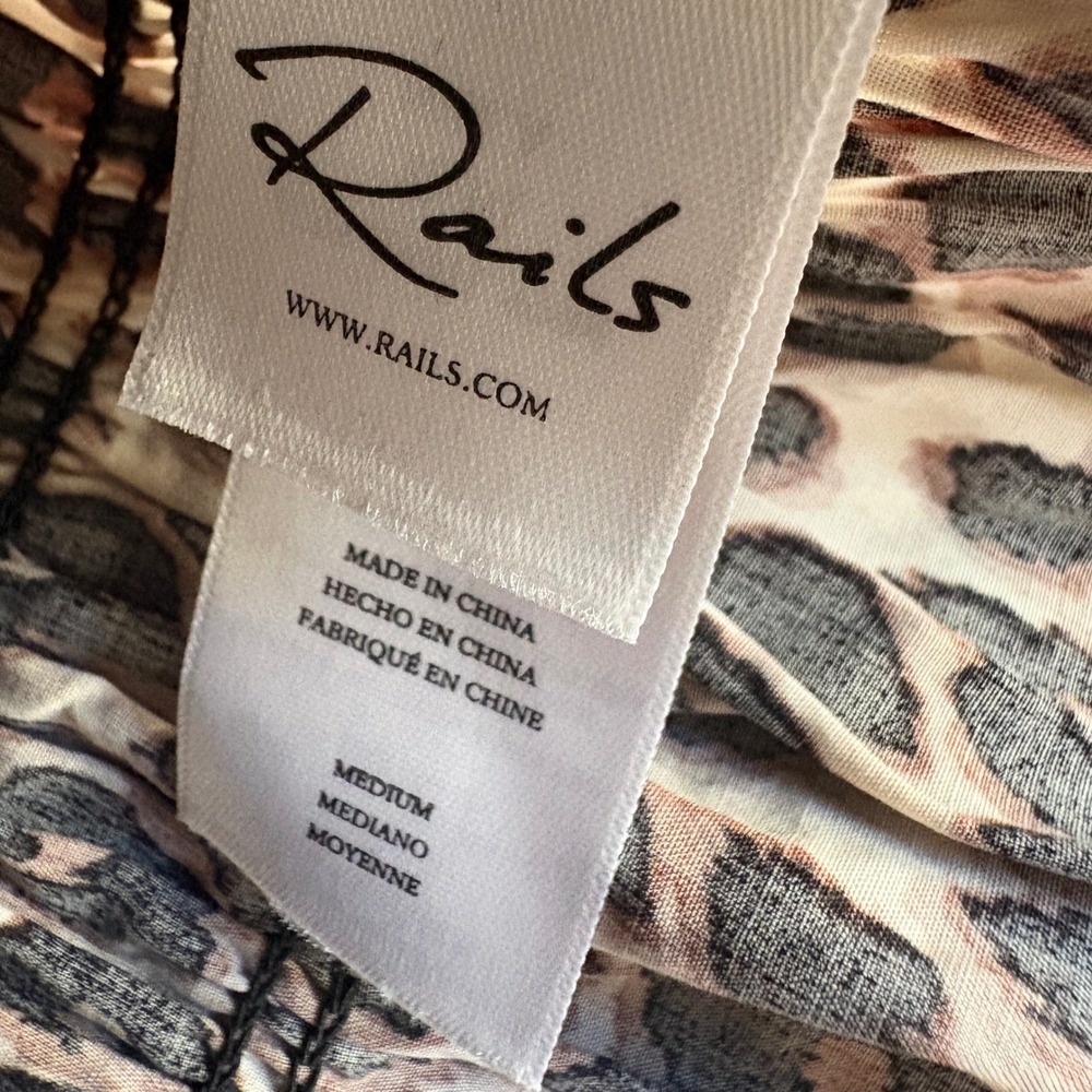 $198 NWT Rails Tabi Nala Leopard Print Smocked Peplum Top Sz M Festival Western - Picture 4 of 10